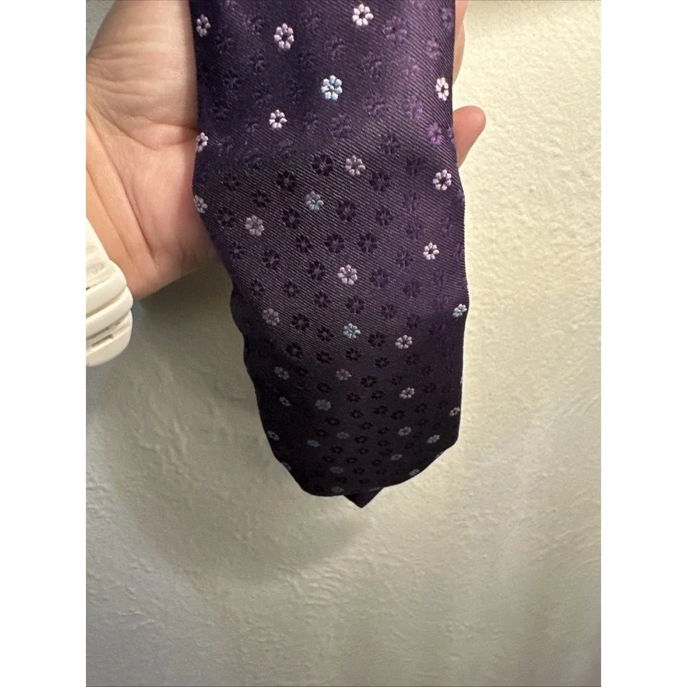 Hugo Boss 100% Silk Tie Purple With Flowers
